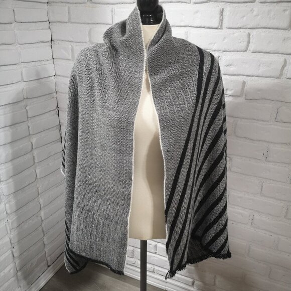 Vince Camuto Black & Grey Mix One Size Blanket Scarf - Picture 2 of 7